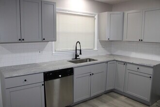 11301 E 47th St in Kansas City, MO - Building Photo - Building Photo