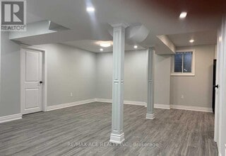 36 Gillett Dr in Ajax, ON - Building Photo - Building Photo