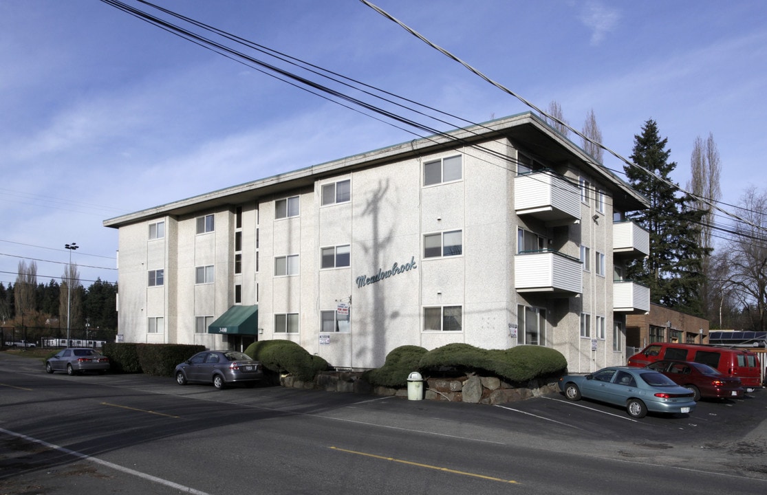 Meadowbrook Apartments in Seattle, WA - Building Photo