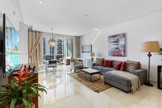 15901 Collins Ave, Unit 902 in Sunny Isles Beach, FL - Building Photo - Building Photo