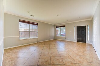 5527 Gatesprings Ln in Sugar Land, TX - Building Photo - Building Photo