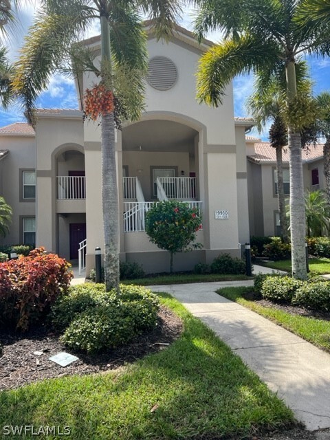 19930 Barletta Ln in Estero, FL - Foto de edificio