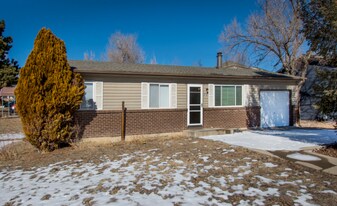 2740 El Capitan Dr in Colorado Springs, CO - Building Photo