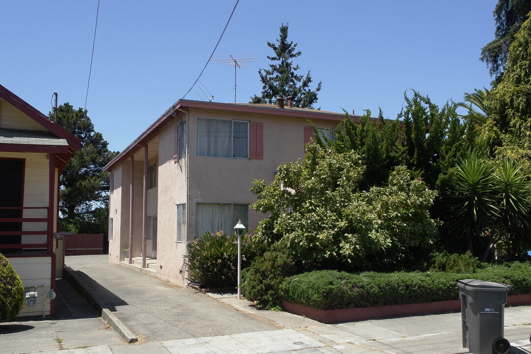 3611 Quigley St in Oakland, CA - Building Photo