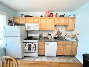 65 Preble St, Unit 3 in Boston, MA - Foto de edificio - Building Photo