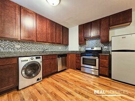 550 W Arlington Pl in Chicago, IL - Building Photo