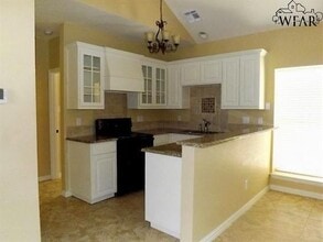 583 TX-148 in Henrietta, TX - Building Photo - Building Photo