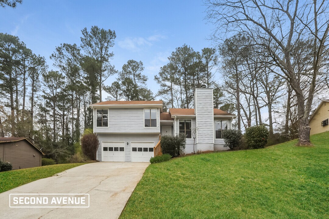 3524 Sheree Trail in Stone Mountain, GA - Building Photo