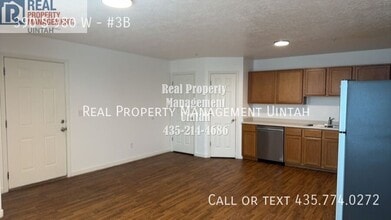 390 980 in Vernal, UT - Foto de edificio - Building Photo