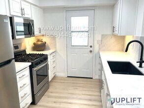 1236 Orkney Ln in Encinitas, CA - Building Photo - Building Photo