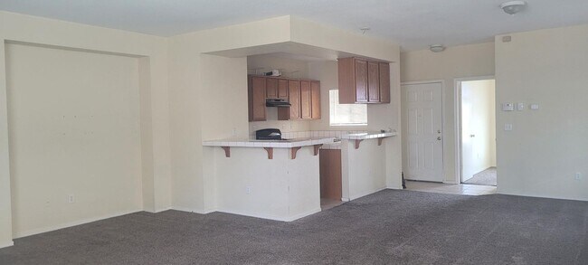 1993 Leford Way in Sacramento, CA - Building Photo - Building Photo