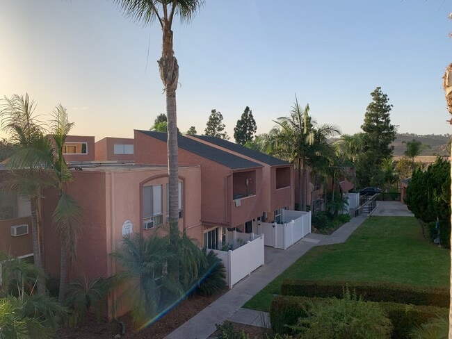 7740 Margerum Ave, Unit 210 in San Diego, CA - Building Photo - Building Photo