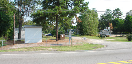 Har-Mel Mobile Home Park in Lexington, SC - Foto de edificio - Building Photo