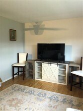 237 N Middletown Rd-Unit -E in Pearl River, NY - Foto de edificio - Building Photo
