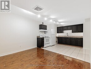 29 Brookview Dr in Toronto, ON - Building Photo - Building Photo