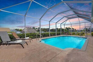 3335 SW 25th Ct in Cape Coral, FL - Building Photo