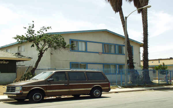 22869-22877 Adrienne Ave in Moreno Valley, CA - Foto de edificio - Building Photo