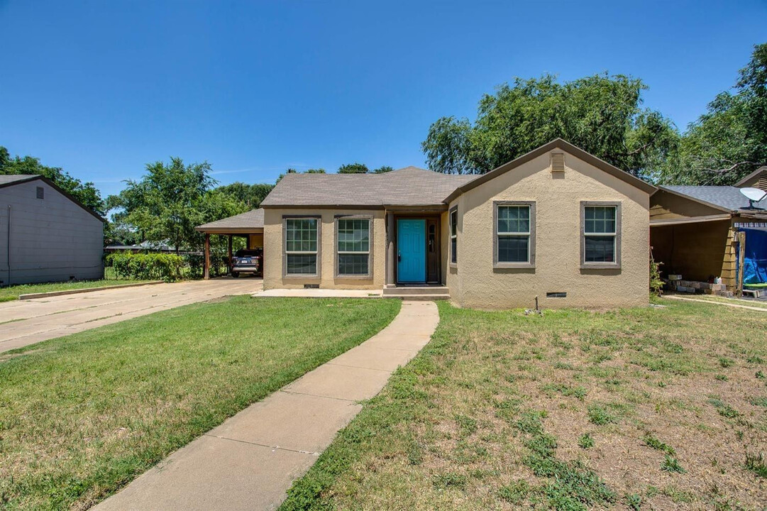 3114 30th St in Lubbock, TX - Building Photo