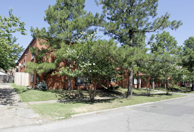 The Courtyards on St. Louis