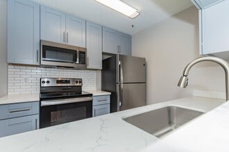 The Hazelwood in Milpitas, CA - Building Photo - Building Photo