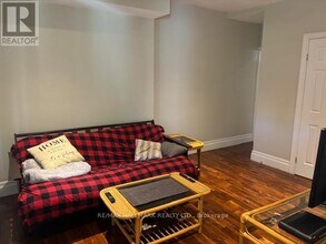 176 Lippincott St in Toronto, ON - Building Photo - Building Photo