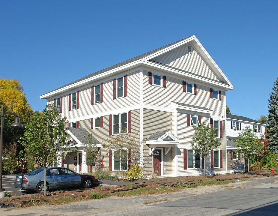 100 Union St in Manchester, NH - Building Photo