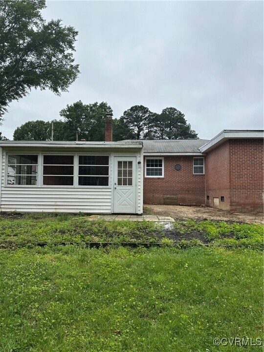 3209 Birchbrook Rd in Richmond, VA - Building Photo