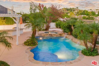 4110 Prado De Los Zorros in Calabasas, CA - Building Photo - Building Photo