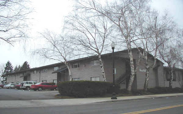 Hood Village Apartments in Gresham, OR - Building Photo - Building Photo