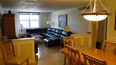 4250 Galt Ocean Dr, Unit 1A in Fort Lauderdale, FL - Building Photo - Building Photo