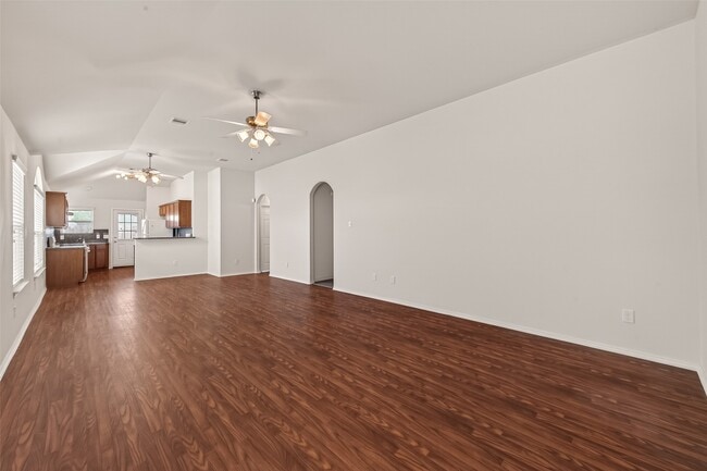 6814 Anson Point Ln in Houston, TX - Foto de edificio - Building Photo