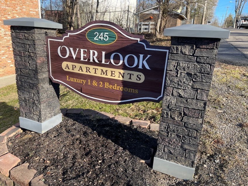 Overlook Apartments in Loveland, OH - Building Photo