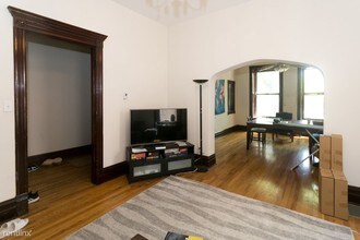 2236 N Kenmore Ave-Unit -Unit 1 in Chicago, IL - Building Photo - Building Photo