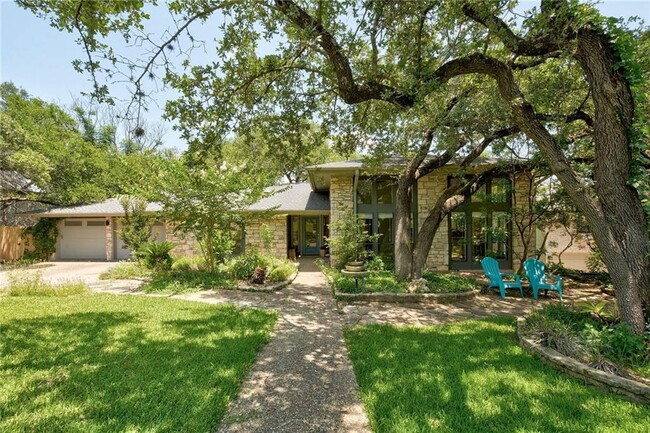 property at 2303 Doral Dr