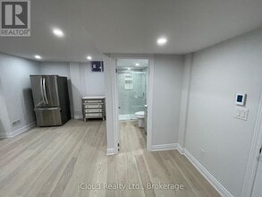 4105 Channing Cres in Oakville, ON - Building Photo - Building Photo