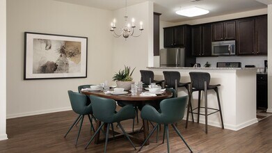 Queens Gate in Bound Brook, NJ - Building Photo - Building Photo