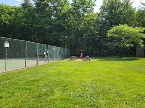2 Strawberry Bank Rd in Nashua, NH - Building Photo - Building Photo