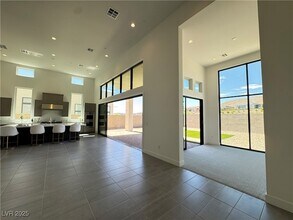 10739 Agate Clfs Ave in Las Vegas, NV - Building Photo - Building Photo