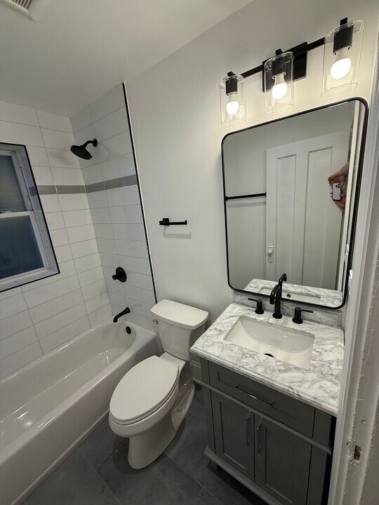 6428 N Richmond St in Chicago, IL - Building Photo