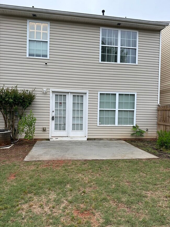 105 Crestfield Cir in Covington, GA - Building Photo - Building Photo