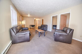 Crimson Hawk Housing in Indiana, PA - Building Photo - Building Photo