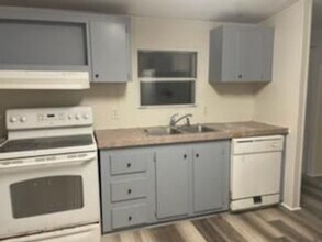 5650 Mary's Villa Rd in Groveland, FL - Building Photo - Building Photo