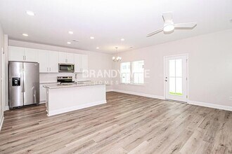 1032 Wildflower Dr in Wilmington, NC - Building Photo - Building Photo