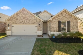 573 Newcomb Holw Dr in Conroe, TX - Building Photo - Building Photo