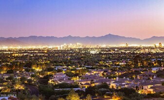 4002 E Lamar Rd in Paradise Valley, AZ - Building Photo