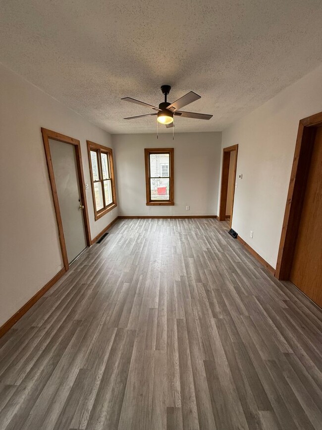 property at 614 N Chestnut Ave
