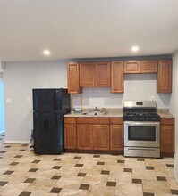 2913 Clark Ave in Oceanside, NY - Foto de edificio - Building Photo