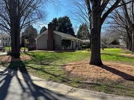 2428 Birnen Dr in Charlotte, NC - Building Photo