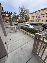 335 N Fenimore Ave in Azusa, CA - Foto de edificio - Building Photo