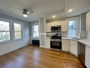 69 Brook St, Unit 3R in Brookline, MA - Foto de edificio - Building Photo